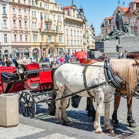 Cozy Homestay At Prague Main Station 외부 사진