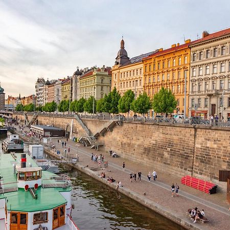 Cozy Homestay At Prague Main Station 외부 사진