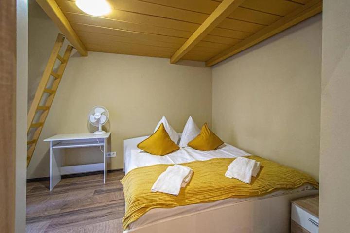 Cozy Homestay At Prague Main Station 외부 사진