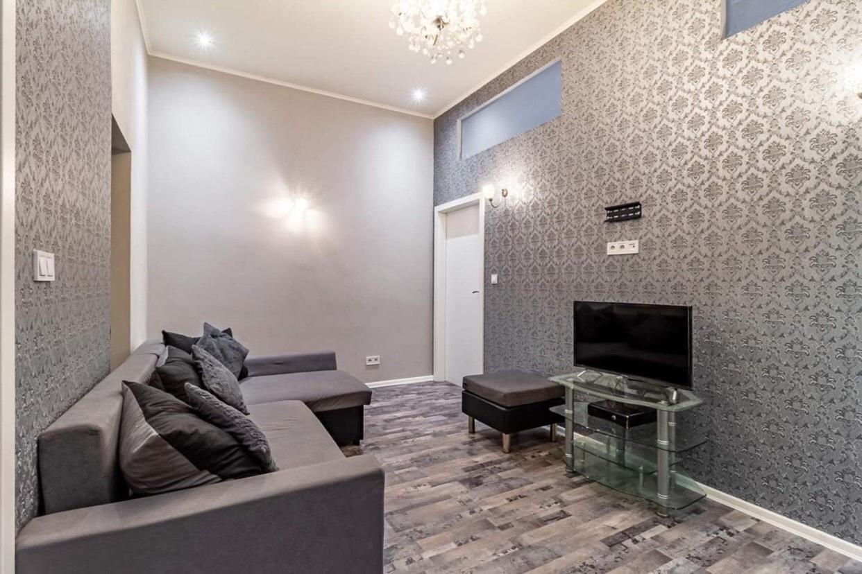 Cozy Homestay At Prague Main Station 외부 사진