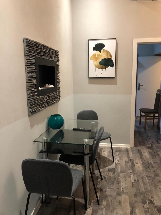 Cozy Homestay At Prague Main Station 외부 사진
