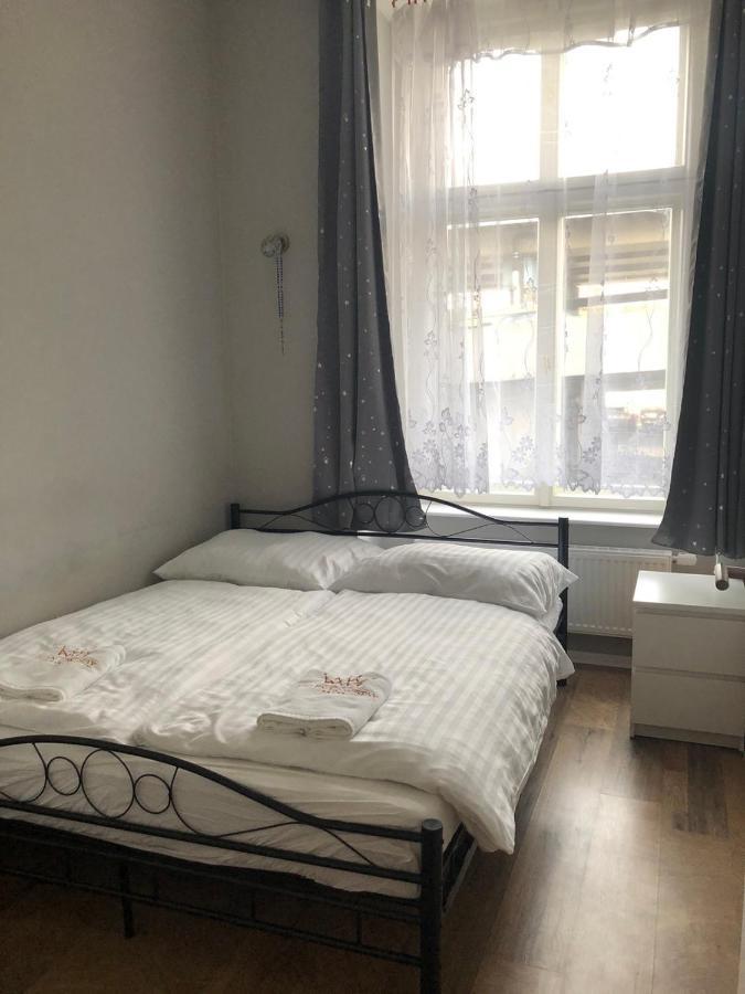 Cozy Homestay At Prague Main Station 외부 사진