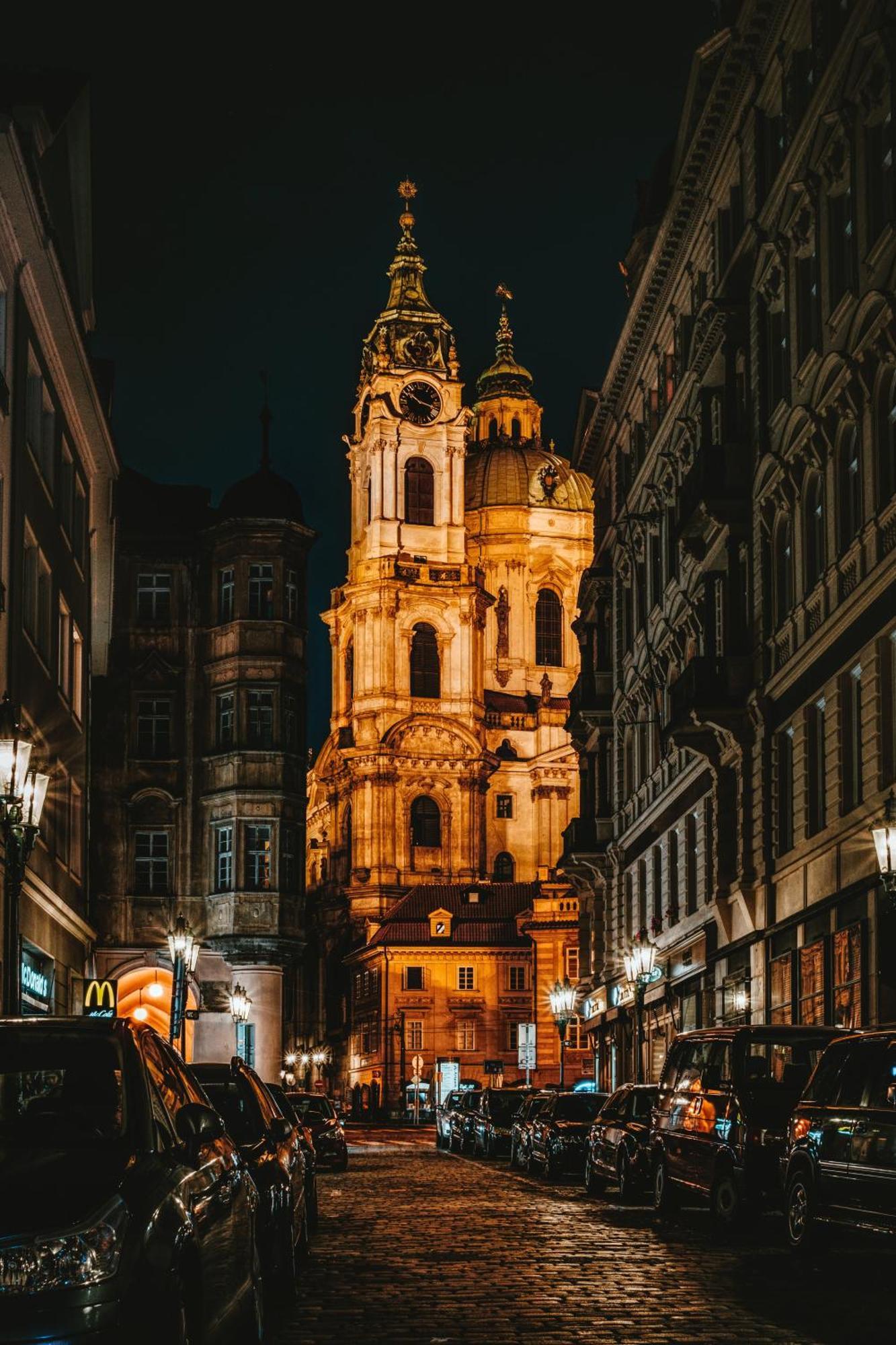 Cozy Homestay At Prague Main Station 외부 사진