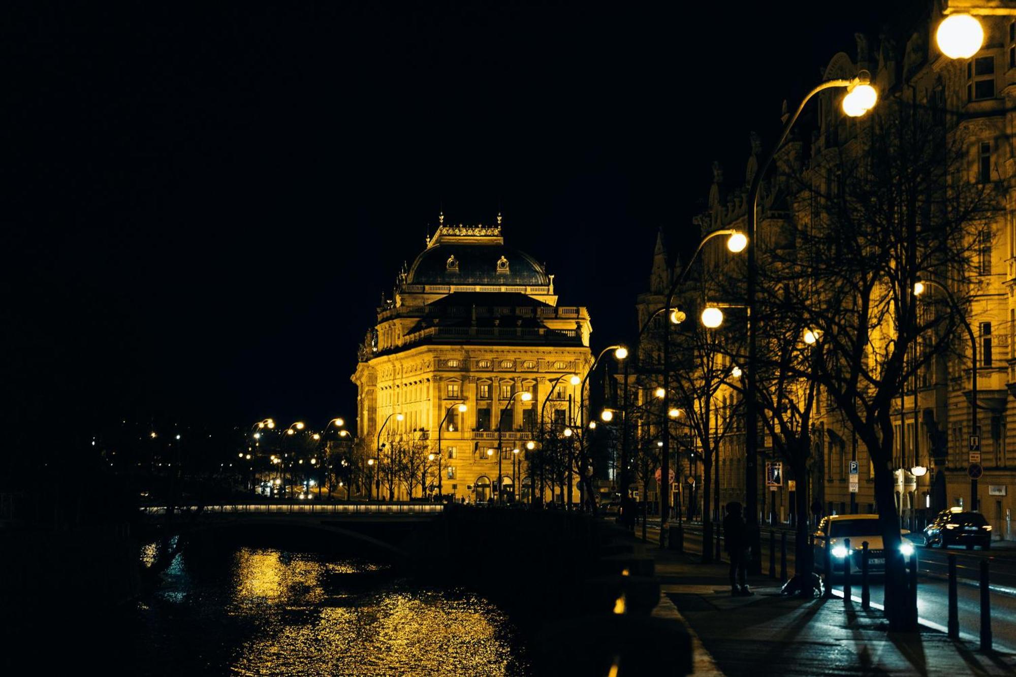 Cozy Homestay At Prague Main Station 외부 사진